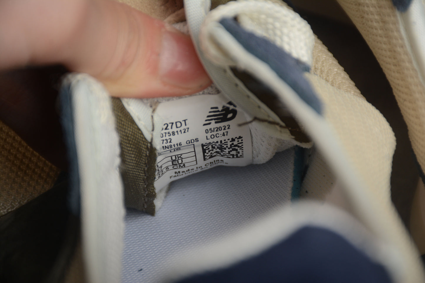 New Balance 327