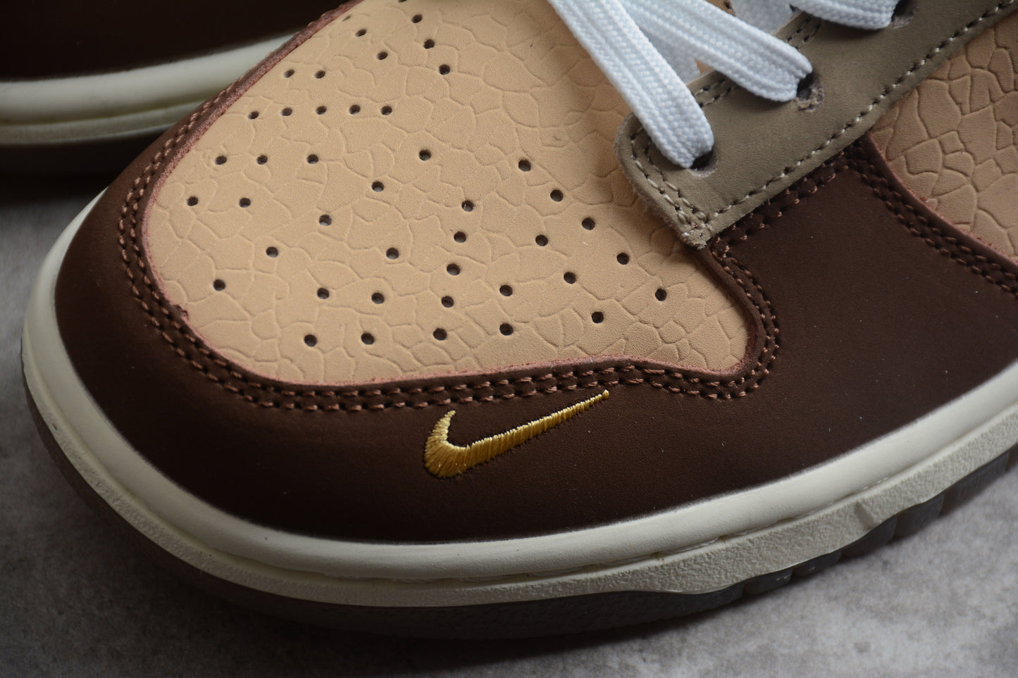 Nike Dunk Low  SB