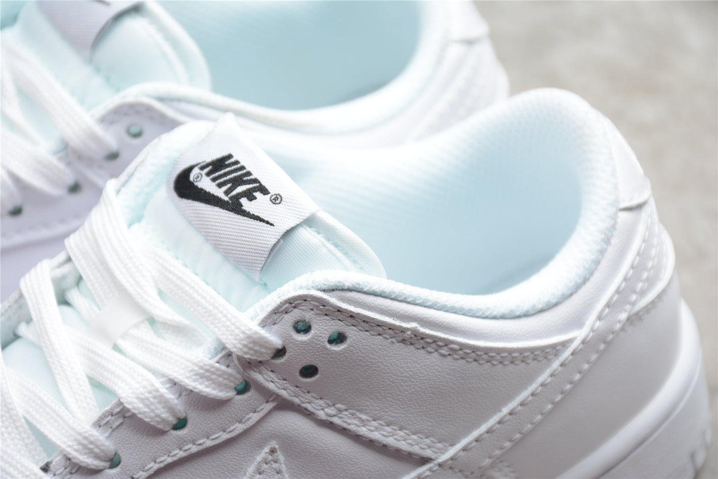 Nike Dunk Low  SB