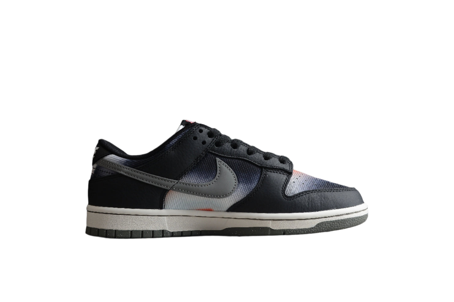 Nike Dunk Low  SB