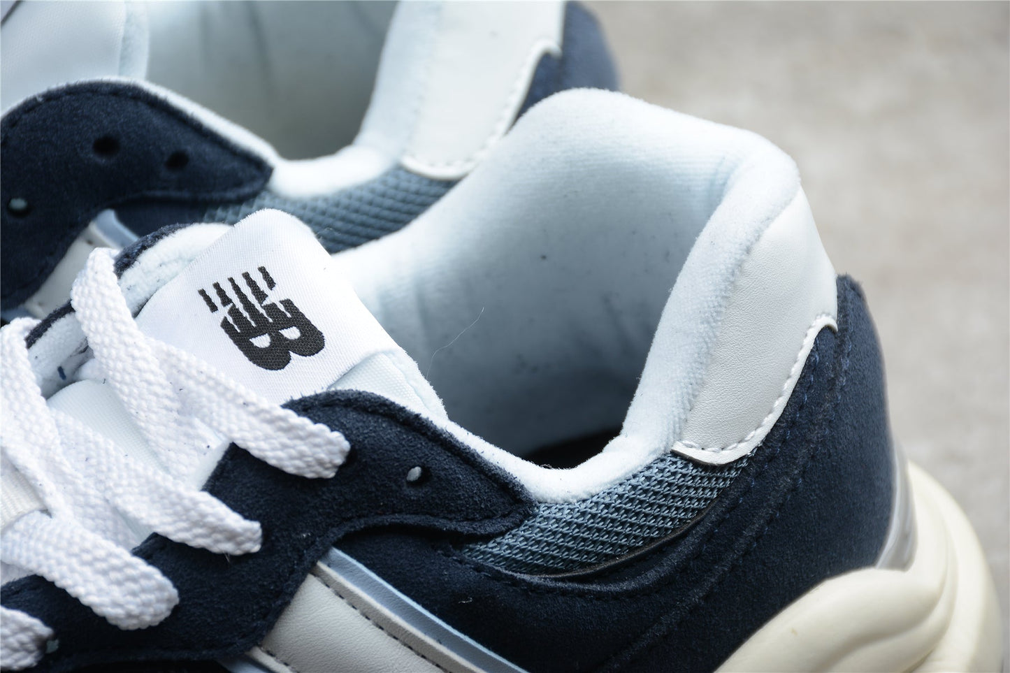 New Balance 5740