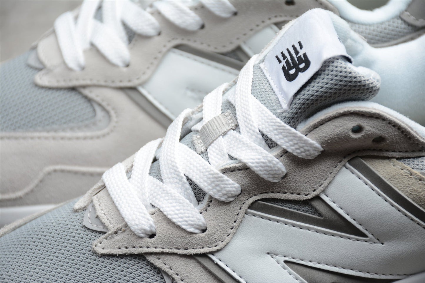 New Balance 5740
