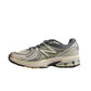 New Balance 860