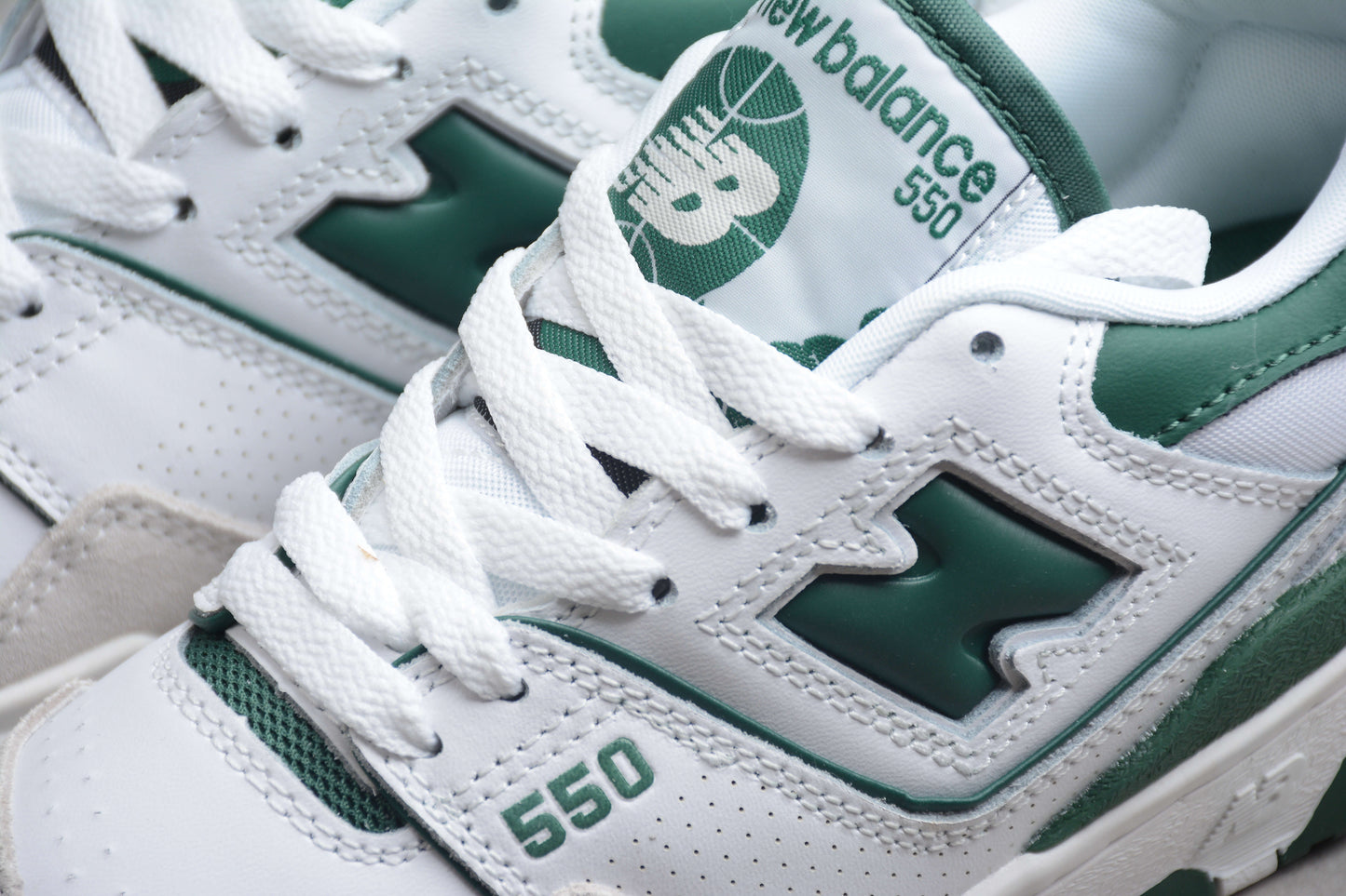 New Balance 550