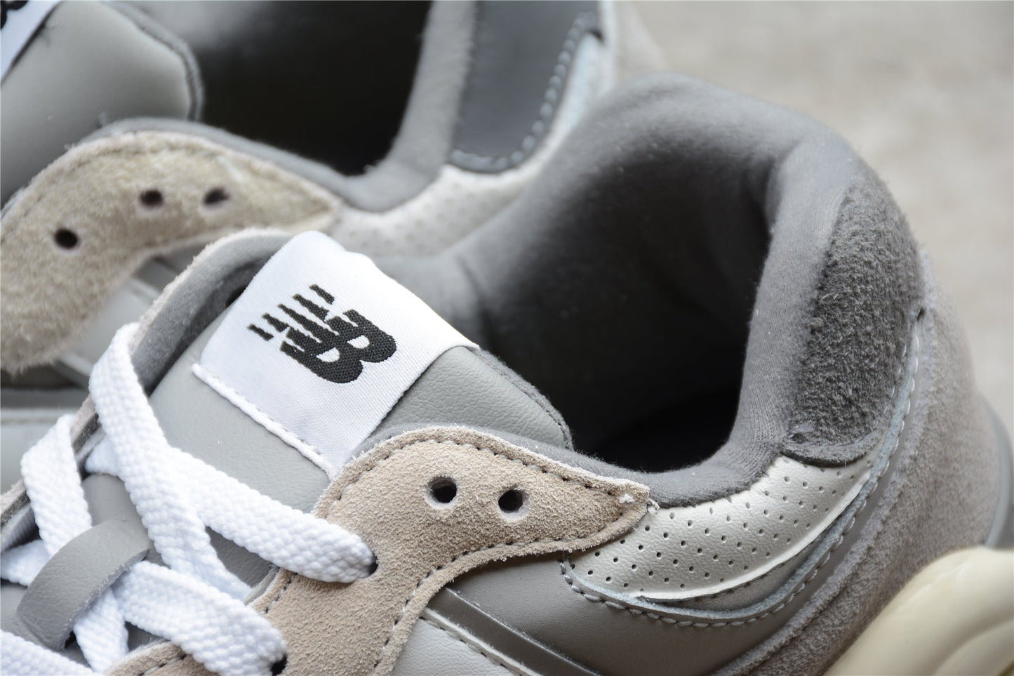 New Balance 5740