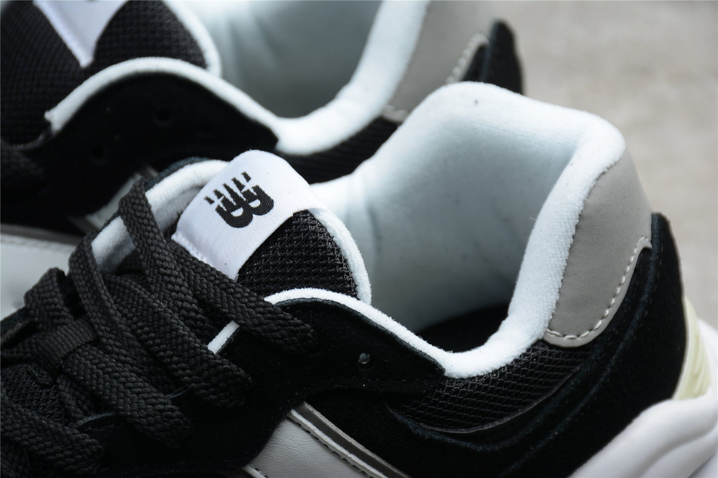 New Balance 5740