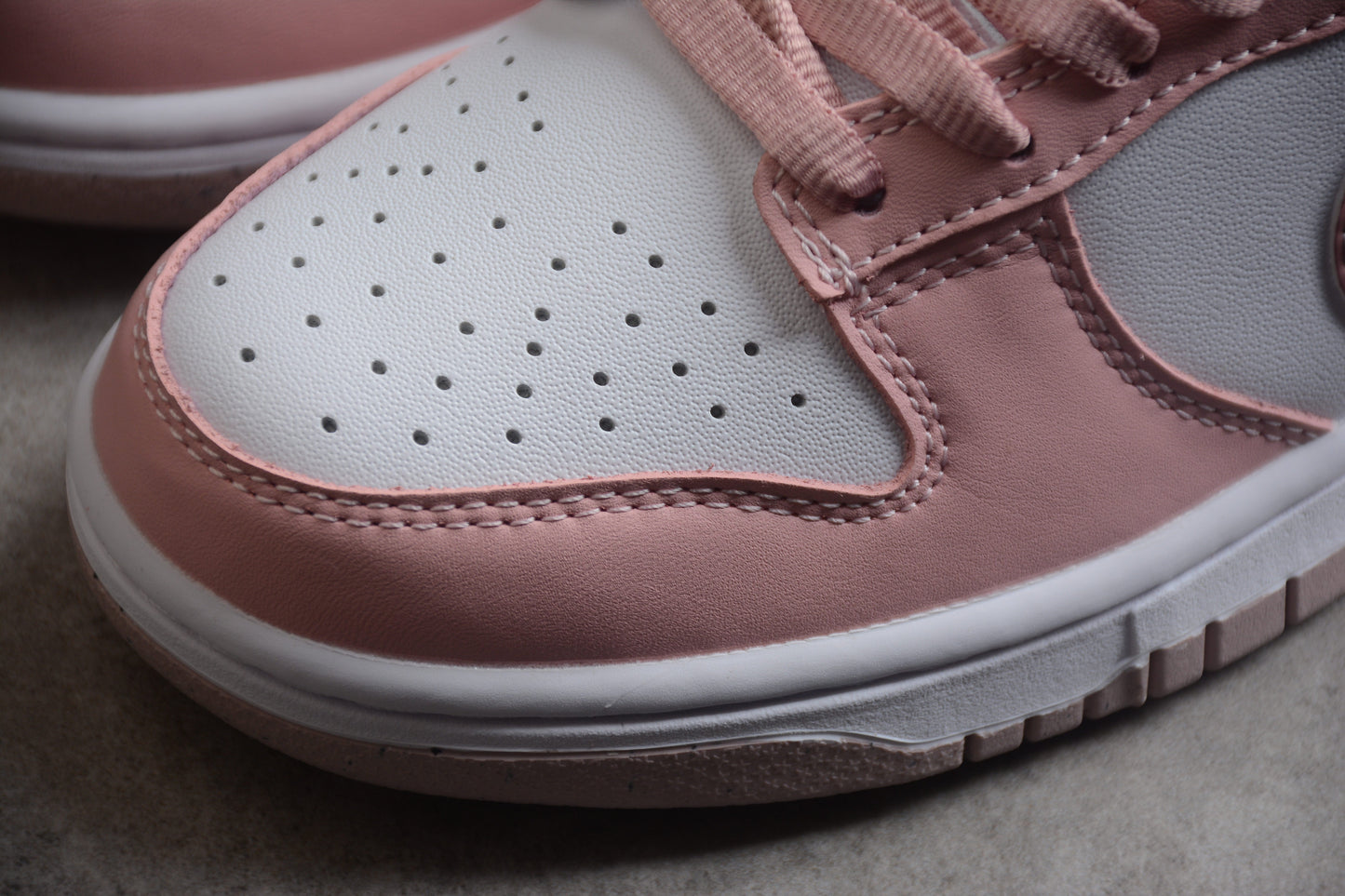 Nike Dunk Low  SB