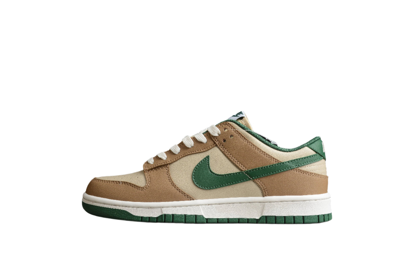 Nike Dunk Low  SB