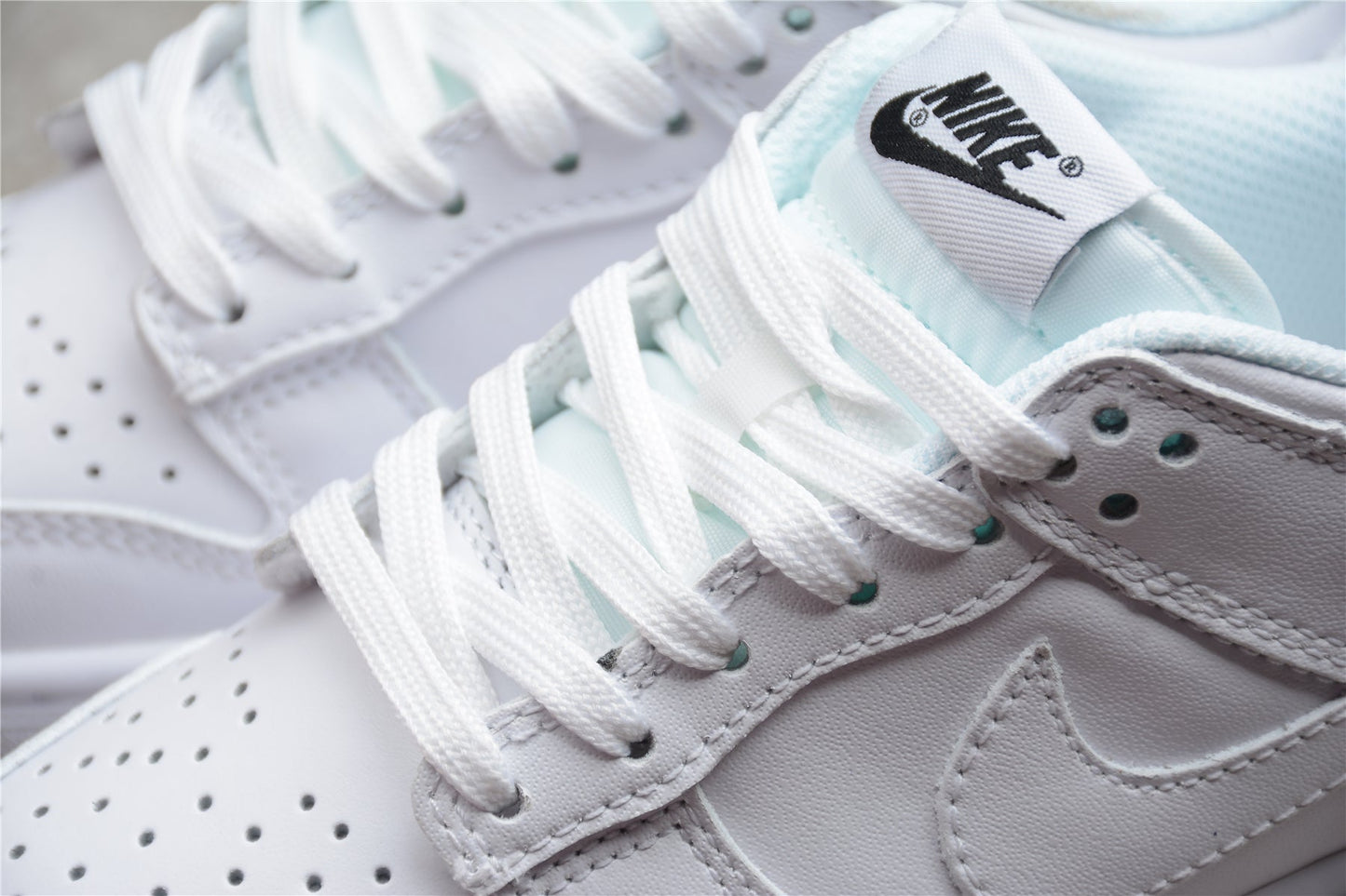 Nike Dunk Low  SB