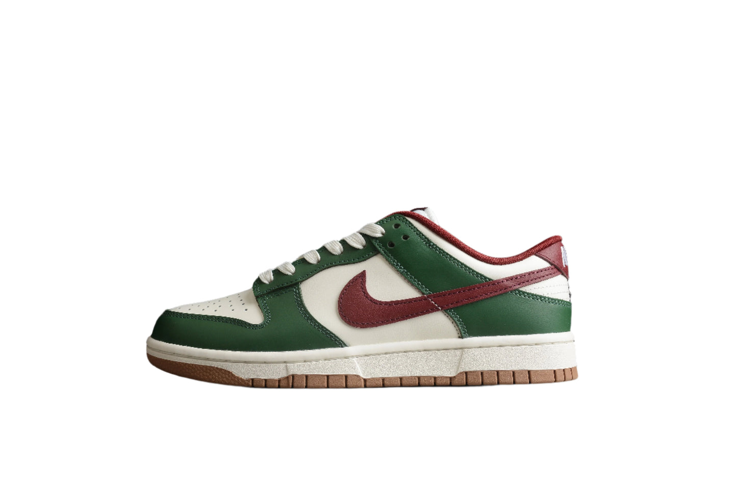 Nike Dunk Low  SB