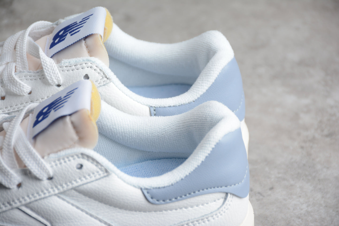 New Balance 302
