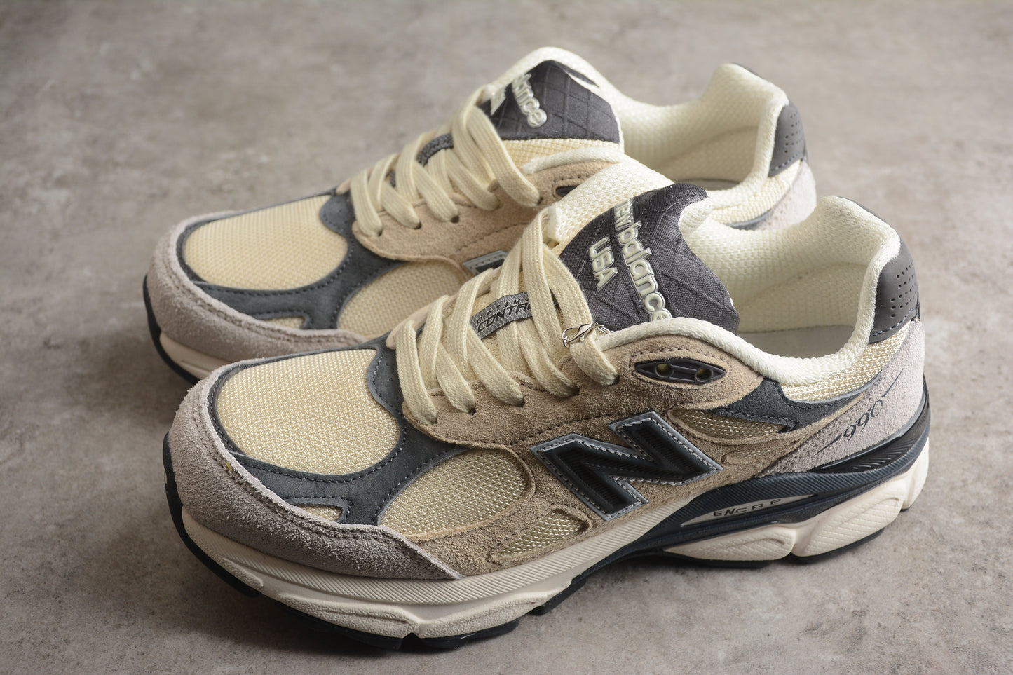 New Balance V3 990