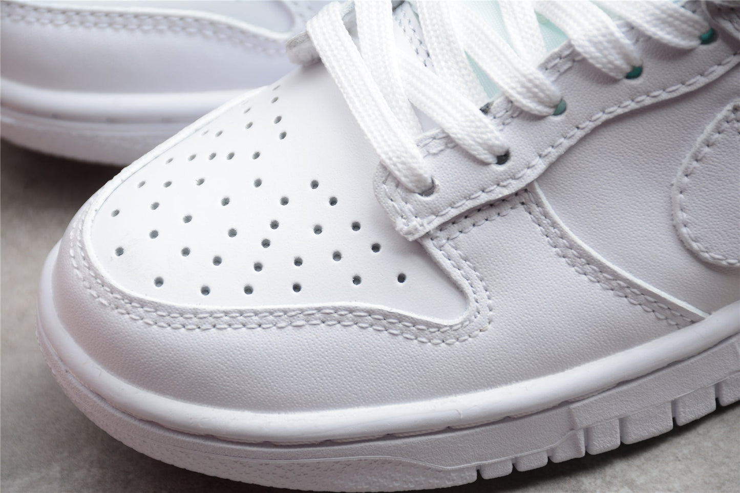 Nike Dunk Low  SB