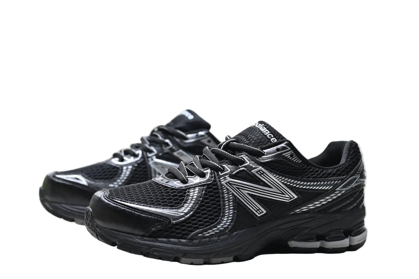 New Balance 860