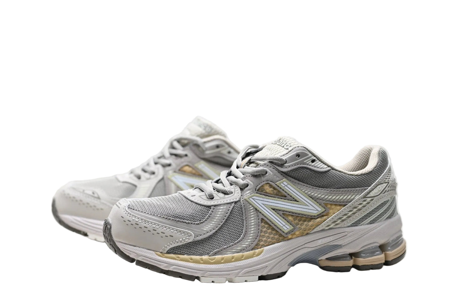 New Balance 860