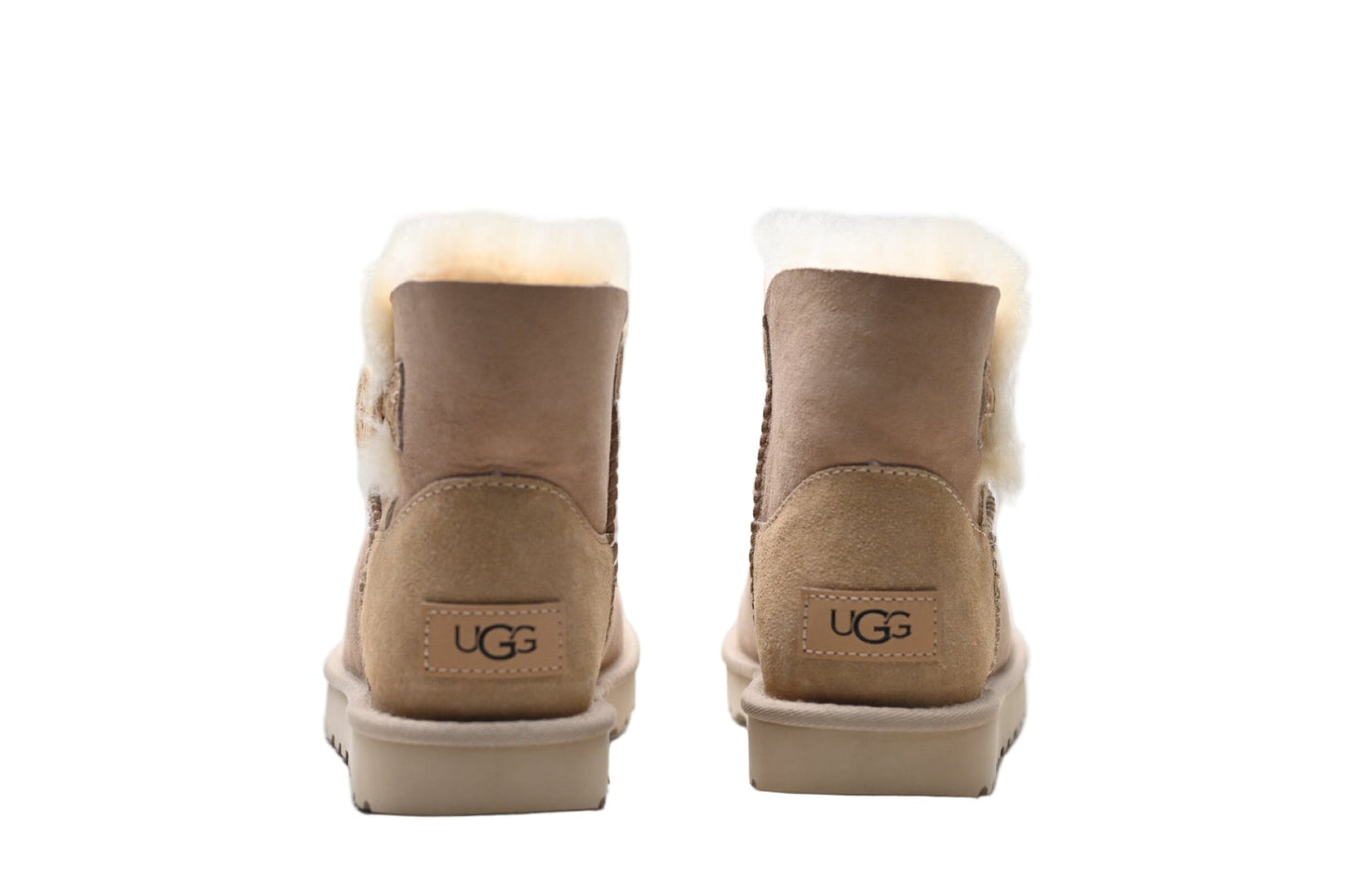 UGG Mini Bailey Button II