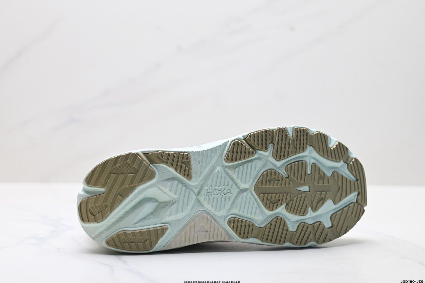 Hoka One Arahi 8