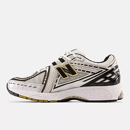 New Balance  1906R