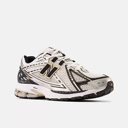 New Balance  1906R