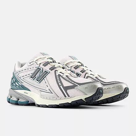 New Balance  1906R