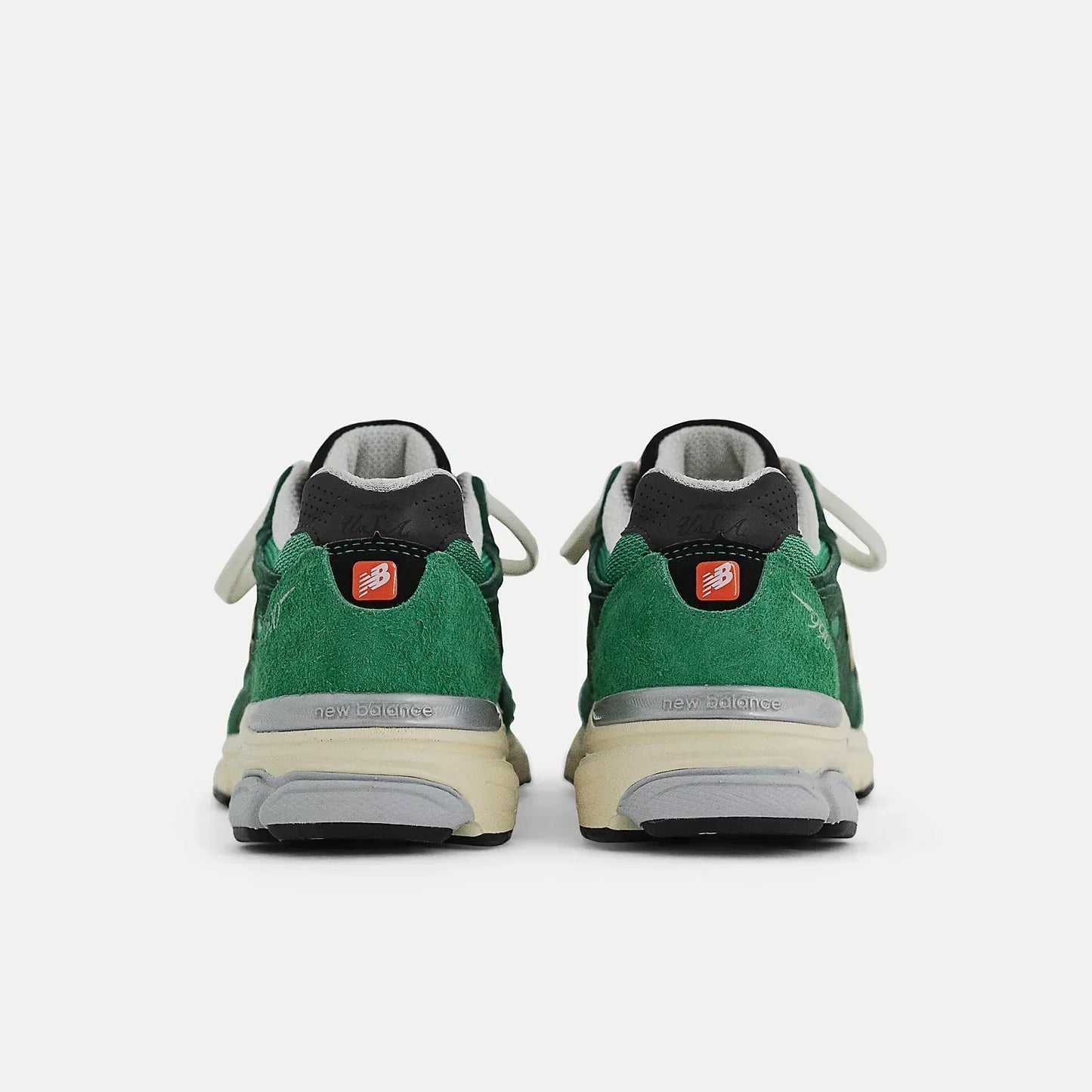 New Balance V3 990