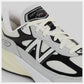 New Balance 990v6